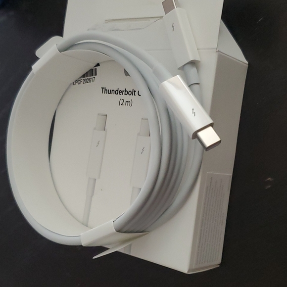Apple Thunderbolt Cable (2.0 m) for Mac- white - Picture 4 of 4